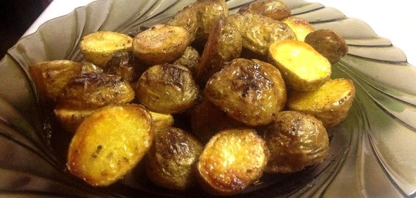 Печеная молодая картошка