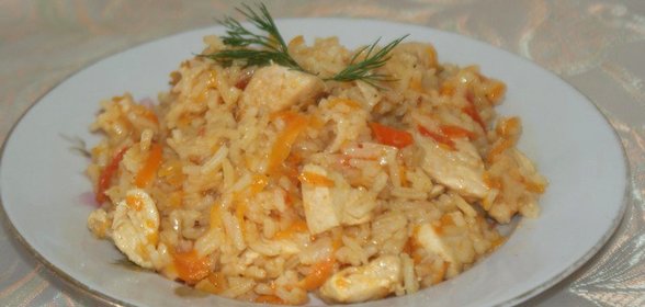 Плов из курицы с помидорами