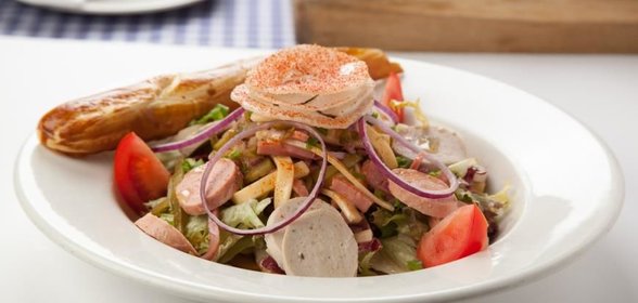 Мюнхенский колбасный салат