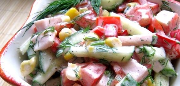 Вкусный салат с копченой курицей