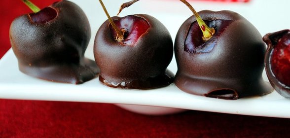 Вишня в шоколаде