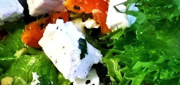 Овощной салат с сербской брынзой