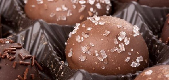 Шоколадные трюфели с шампанским в сахаре