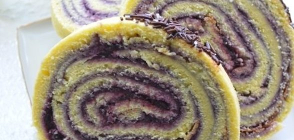 Яблочный рулет