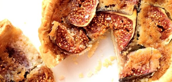 Тартин с инжиром и миндальным кремом франжипан