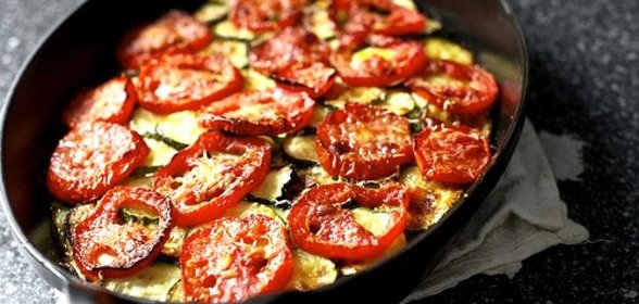 Кабачки жареные с помидорами