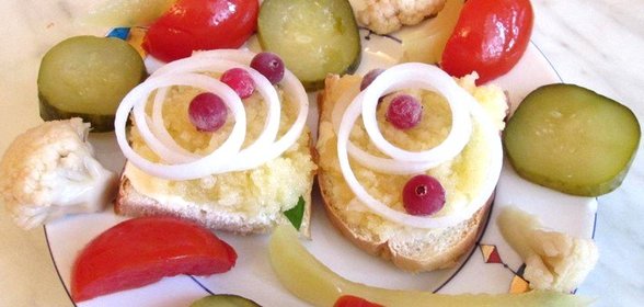 Бутерброды с икрой мойвы