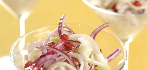 Салат из кальмаров с гранатами