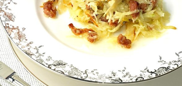 Редька с куриными шкварками