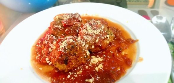Тефтели по-итальянски в томатном соусе