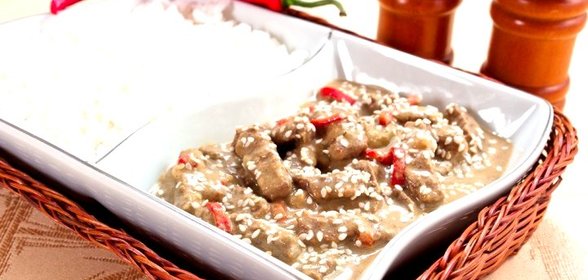 Говядина, тушенная в кокосовом молоке