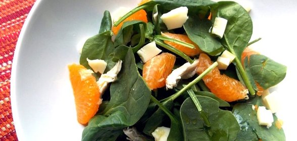 Салат из шпината и мандаринов