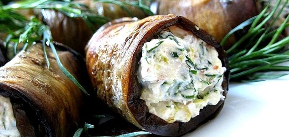 Рулеты из баклажанов с творожной начинкой