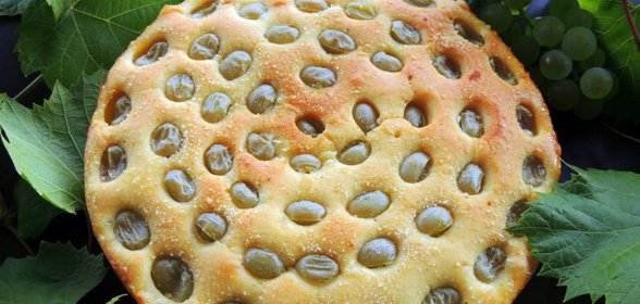 Пирог с виноградом