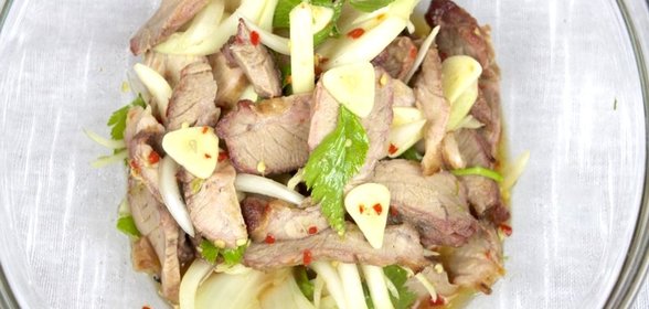 Салат шашлычный со свининой