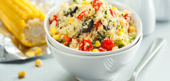 Теплый салат с кускусом и овощами