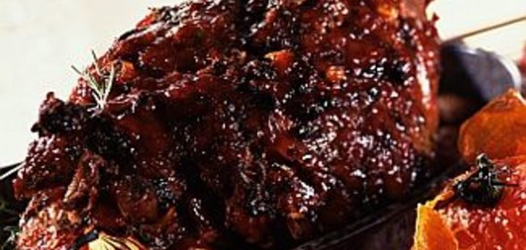 Рулет из свинины с черносливом и грибами