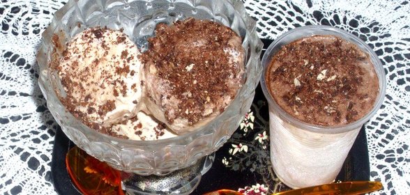 Мороженое в стаканчике