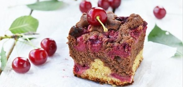 Пирог с вишней с какао