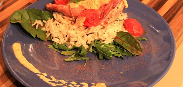 Цыпленок корнишон с винным соусом