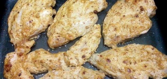 Куриные грудки, запеченные с майонезом и специями