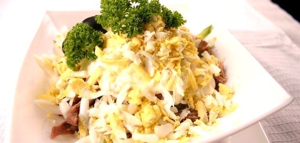 Салат со свининой и говяжьим языком «Мужской каприз»