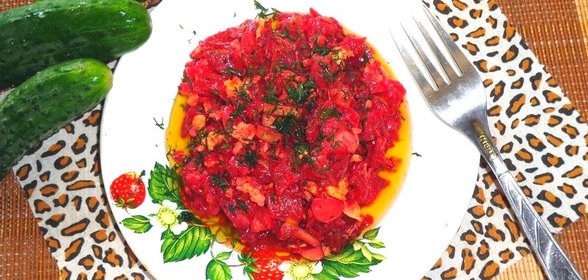 Тушеная свекла с кабачком