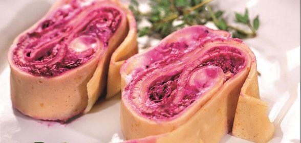 Рулет с орехово-свекольной начинкой