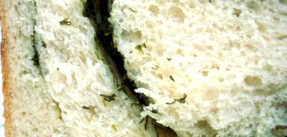 Укропно - чесночный хлеб в хлебопечке