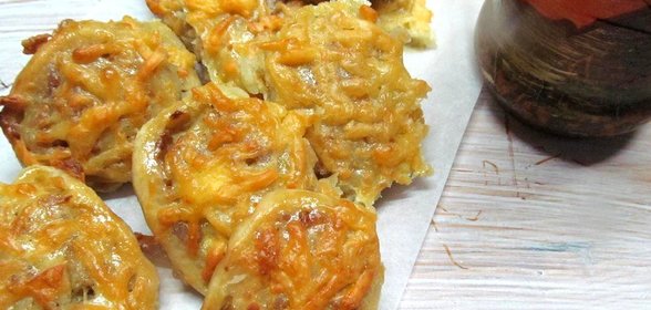 Рулеты из картофельного теста с мясной начинкой