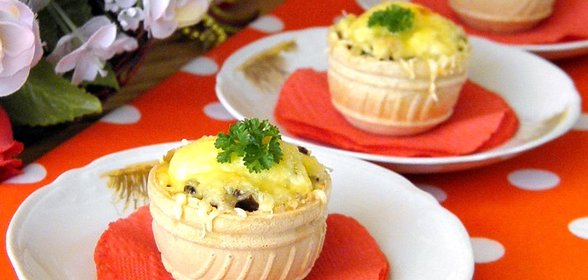 Жульен в тарталетках с грибами и курицей