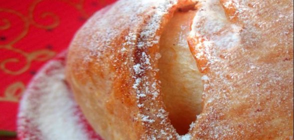 Яблочная шарлотка в творожных платочках