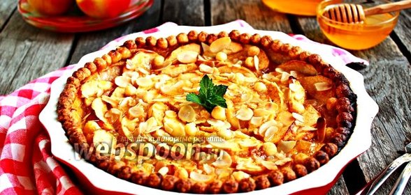 Яблочный пирог с медовой заливкой