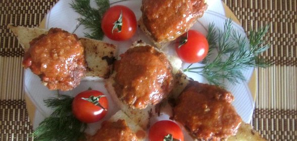 Биточки из куриных желудков на тостах