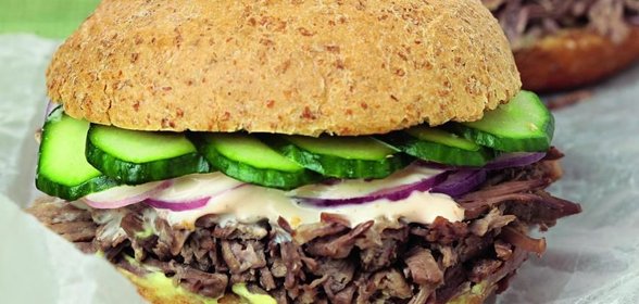 Бургер из тушеной говядины