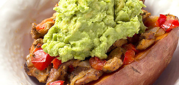 Печеный в фольге картофель с курицей