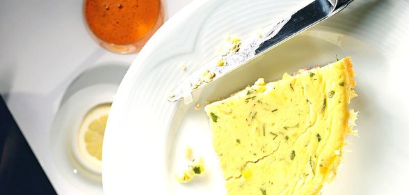 Омлет-суфле с ветчиной и сыром