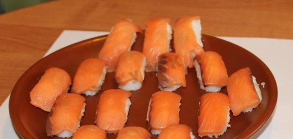 Домашние роллы и нигири суши
