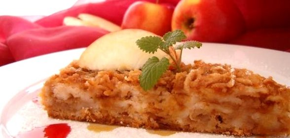 Песочный яблочный пирог с медом