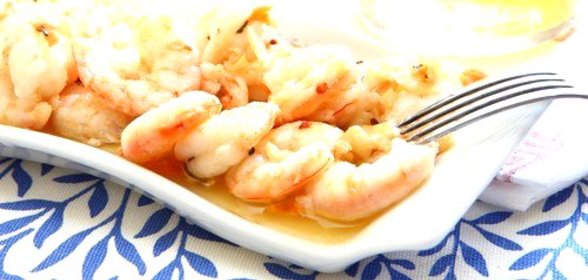 Жареные чесночные креветки