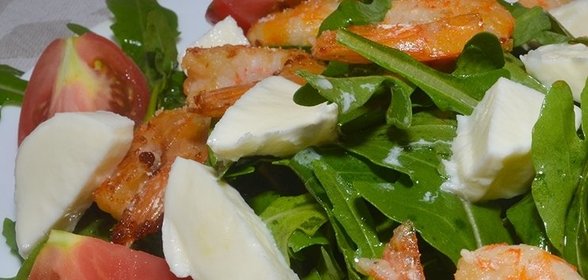 Салат с креветками и сыром