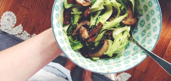 Паста из цукини с грибами