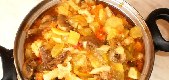 Овощное рагу с цветной капустой в мультиварке