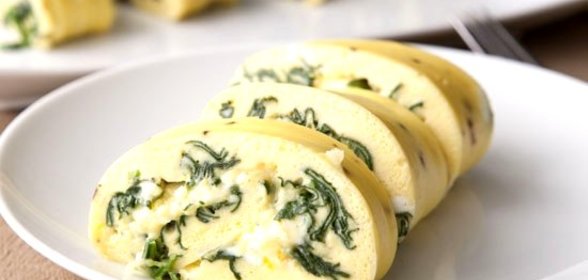 Рулет из яиц с начинкой