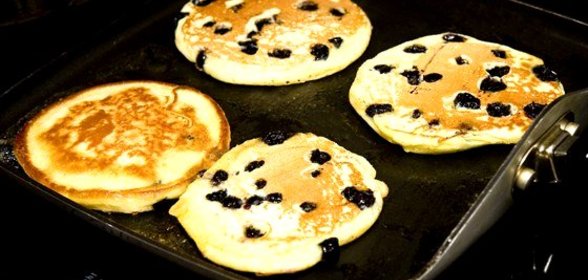 Блинчики с черникой