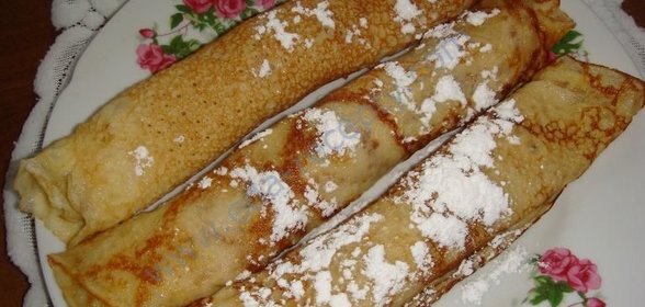 Яблочные блины с изюмом