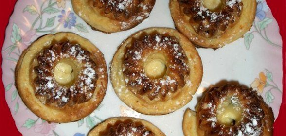 Кексы и творожной массы с изюмом