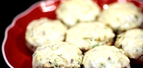 Шампиньоны с курицей и сыром