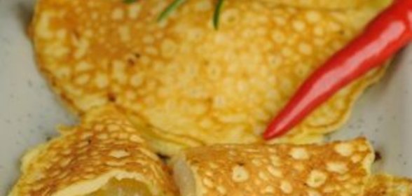 Яичные блинчики с грушей