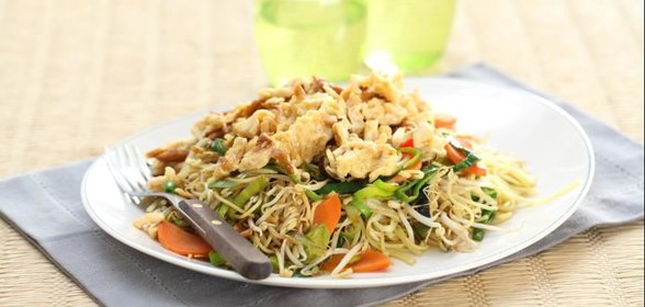 Лапша с омлетом по-китайски